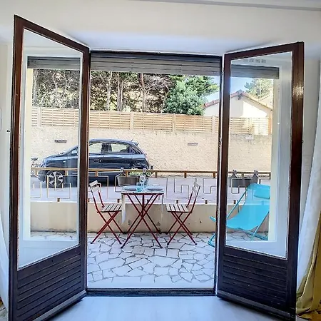 Grand Studio Av Terrasse, Au Calme, Centre Ville, Viel Antibes, Port Et Plage Apartment